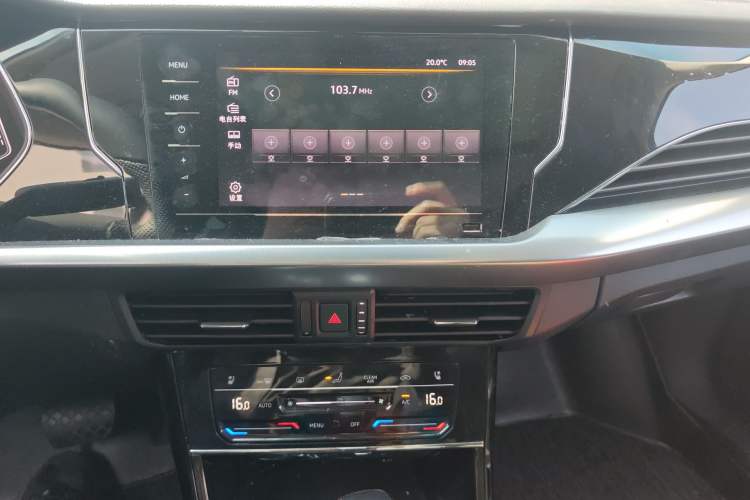 Used Volkswagen Passat 2024 330TSI Starry Elite Edition Audio And AC Panel