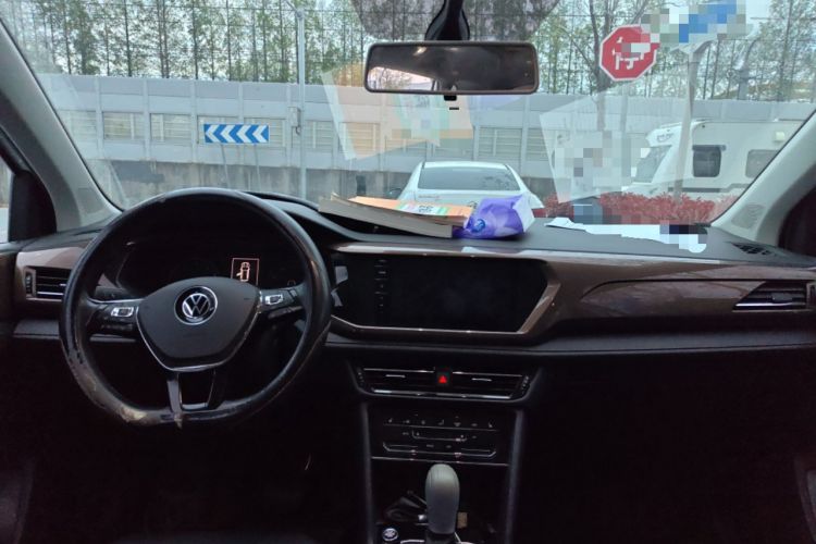 Used Volkswagen Tharu 2021 280TSI Two-Wheel-Drive Luxury Edition Center Console