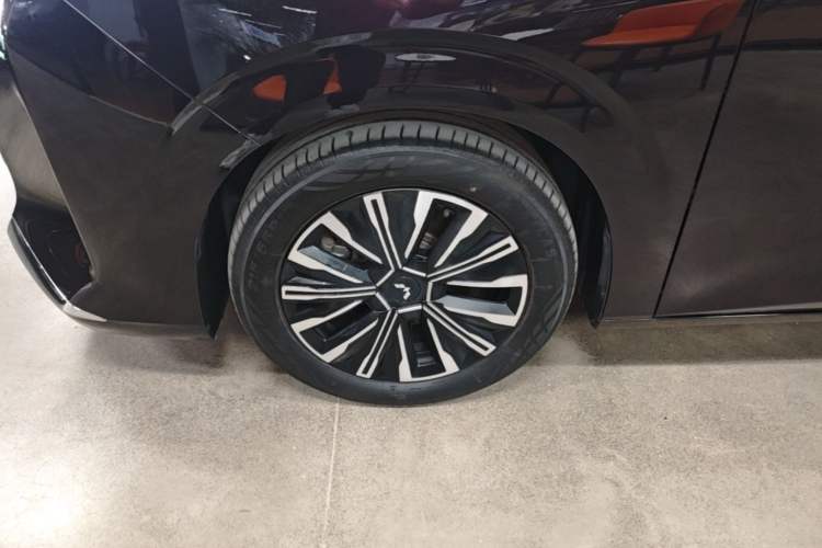 Used Wuling Starlight 730 2025 Model Plug-in Hybrid 125km Luxury Edition