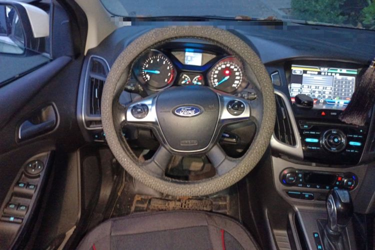 Used Ford Focus 2012 Sedan 1.6L Automatic Fashion Edition