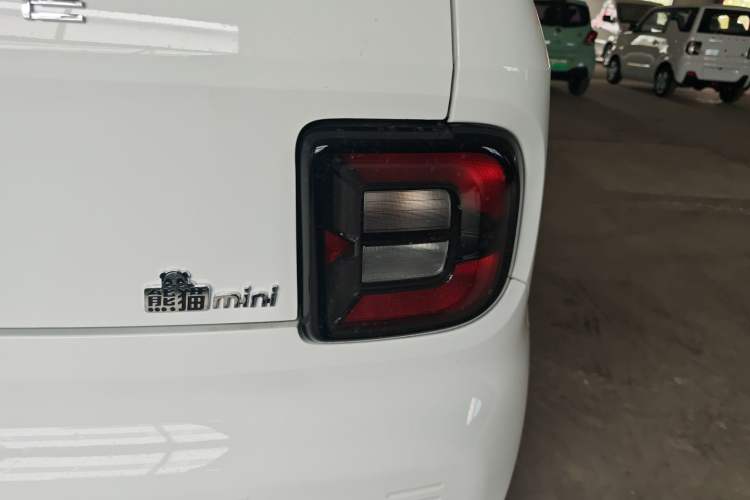 Used Geely Galaxy Panda 2024 Panda Mini 200km Endurance Bear Right Rear Taillight
