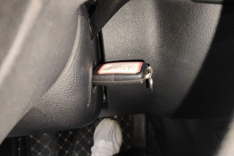 Used Volkswagen Tiguan 2016 280TSI Automatic Two-Wheel-Drive Silk Road Style Edition Vehicle Key