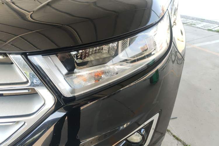 Used Ford Edge 2018 EcoBoost 245 Two-Wheel-Drive Platinum Edition 7-Seater China V Emission Standard