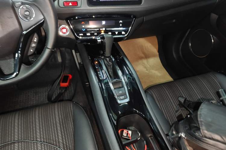 Used Honda Vezel 2015 1.8L CVT 2WD Luxury Model