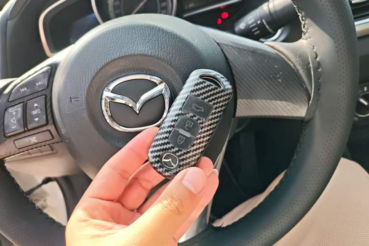 Used Mazda 3 Axela 2014 Sedan 1.5L Manual Comfort Model Interior 1