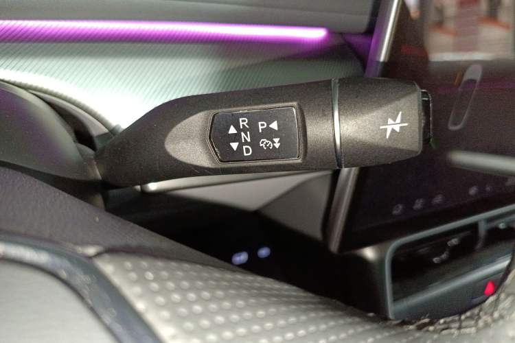 Used ARCFOX Alpha S5 2025 560MAX 185kW Gear Lever