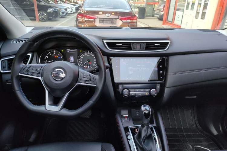 Used Nissan Qashqai 2022 2.0L CVT XV Premier Luxury Edition Center Console