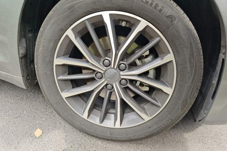 Used Geely Auto Preface 2023 1.5TD Fuyao Version Right Front Wheel Hub