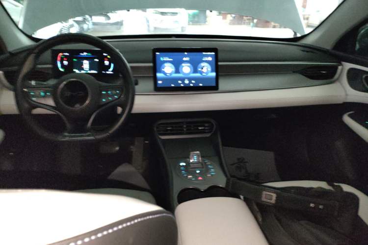 Used BYD Seal 05 DM-i 2025 DM-i Smart Drive 55KM Luxury Model Center Console