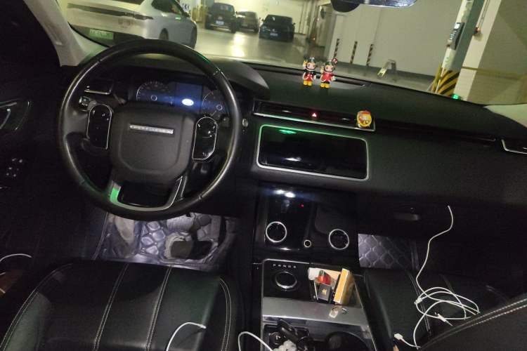 Used Land Rover Range Velar 2017 P250 S Center Console