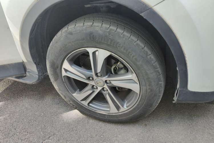 Used Toyota RAV4 2015 2.0L CVT Four-Wheel Drive New Edition
