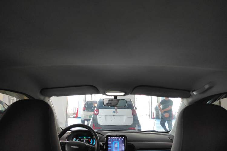 Used Chery QQ Little Ant 2022 Revised Version Sweet Pink Edition Half-Sugar Version Lithium Iron Phosphate 30.7 kWh 30 kW 301 km