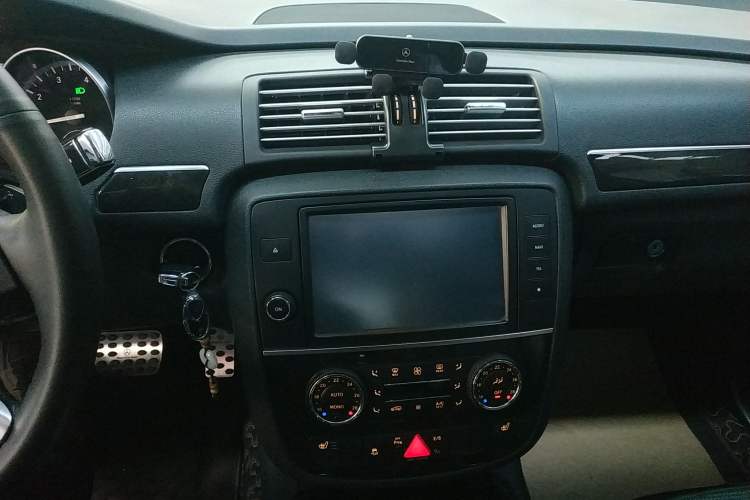 Used Mercedes-Benz R-Class 2014 R 320 4MATIC Luxury Model
