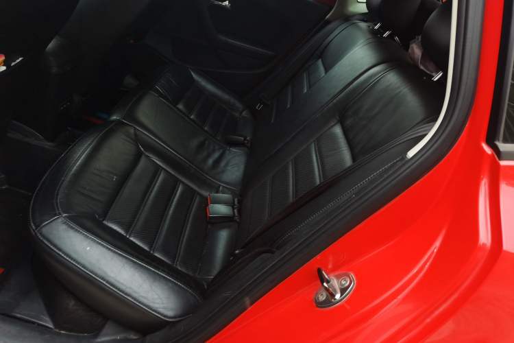 Used Volkswagen Polo 2011 1.6L Automatic ZhiKu Edition Left Rear Seat