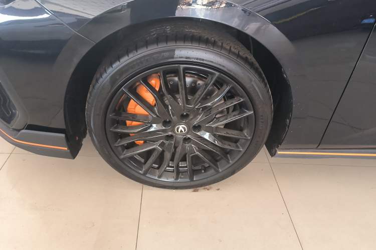 Used CHANGAN UNI-V 2025 Model Third-Generation 2.0T Dynamic Edition
