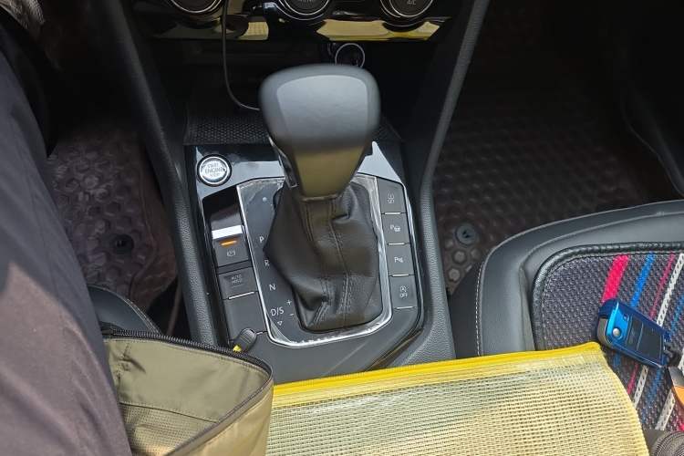 Used Volkswagen Tiguan L 2019 Revised 330TSI Automatic Two-Wheel Drive Smart & Luxury Edition China VI Standard
