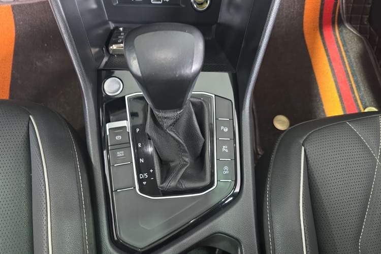 Used Volkswagen Tiguan L 2023 330TSI Automatic Two-Wheel Drive R-Line Enjoyment Edition Gear Lever