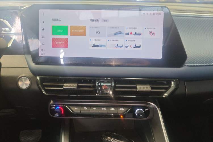 Used GAC Trumpchi GS3 2023 Shadow Speed 270T R-STYLE Edition Audio And AC Panel