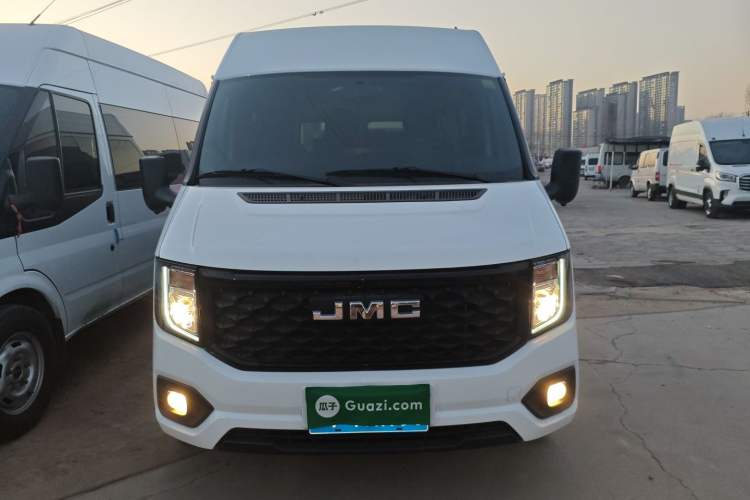 Used JMC Fushun 2023 2.0T Manual Short-Wheelbase Mid-Top Commercial Multi-Purpose 6-Seater Passenger Vehicle