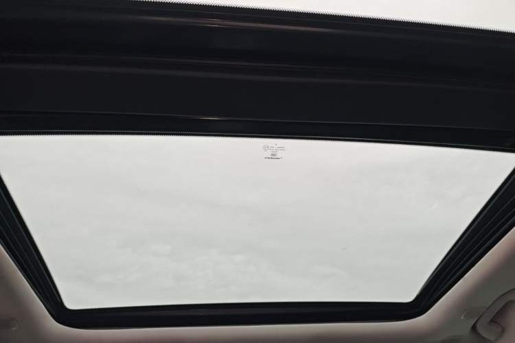 Used Jeep Cherokee 2019 2.0T Two-Wheel Drive Smart Enjoyment Version China V
