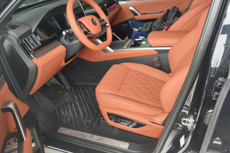 Used BYD Tang New Energy 2025 Model Smart Drive Version DM-i 175KM Prestige Version
