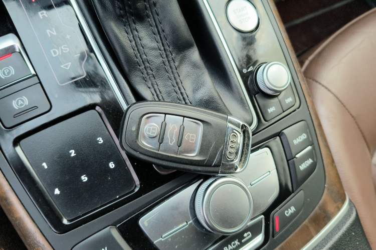 Used Audi A6L 2014 30 FSI Technology Model
