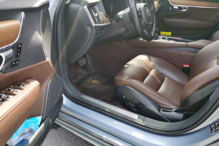 Used Volvo S90 2020 T5 Zhiyi Luxury Edition
