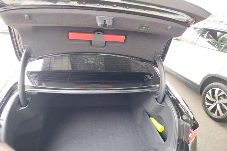 Used Volkswagen Magotan 2024 380TSI DSG Prestige Edition DaMai Package Trunk