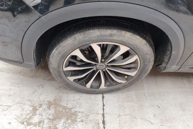 Used Roewe RX5 MAX 2021 Supreme Series 300TGI Automatic Luxury Cabin Edition Left Front Wheel Hub