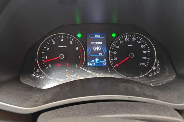 Used FAW Senya R7 2017 Smart Connected Version 1.6L Automatic Enjoyment Model Odometer Close Up