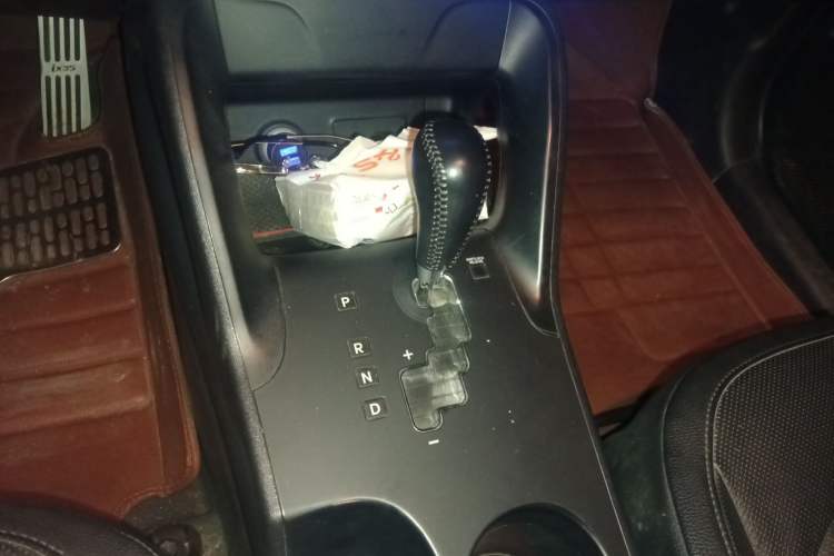 Used Hyundai ix35 2013 2.0L Automatic Two-Wheel Drive Smart GLS China V Standard Gear Lever