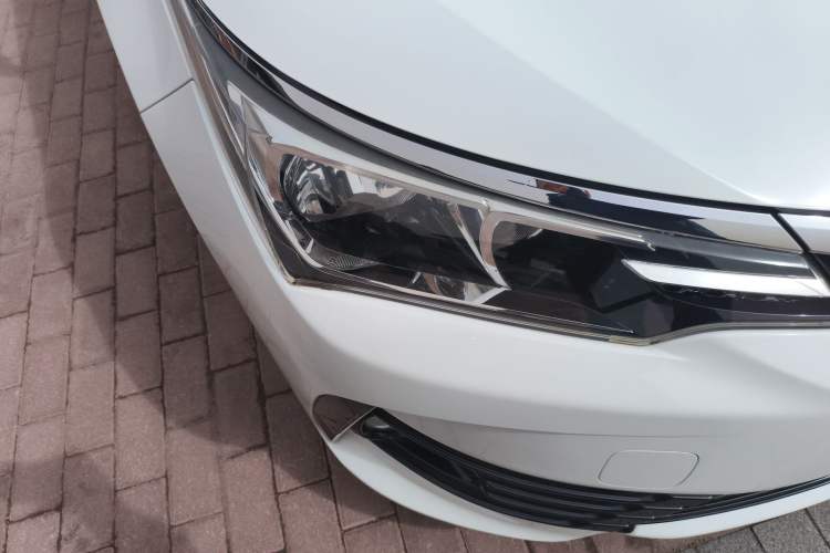 Used Toyota Corolla 2017 Revised Version 1.2T S-CVT GL-i Right Front Headlight