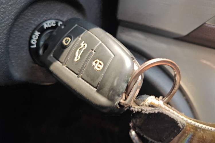 Used JAC Refine M3 2022 PLUS 1.5T 7-Seater Standard Model