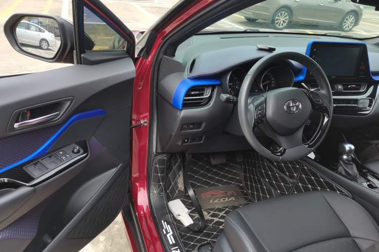 Used Toyota IZOA 2018 2.0L Yichi Version China VI Standard