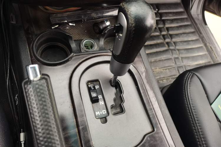 Used Roewe W5 2014 1.8T 2WD Automatic Tharu Special Edition
