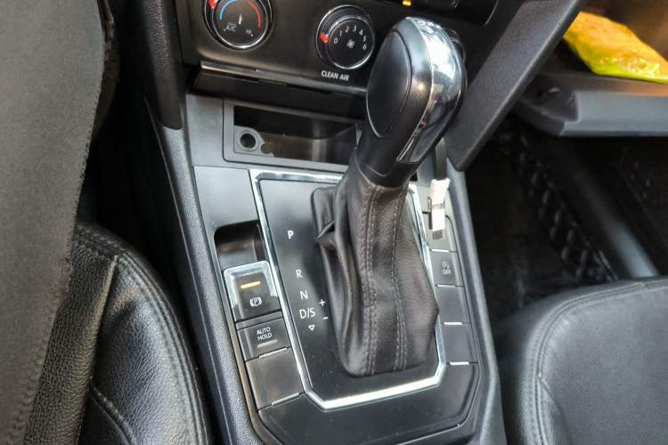 Used Volkswagen Lamando 2019 230TSI DSG Fashion Edition China V Standard Gear Lever