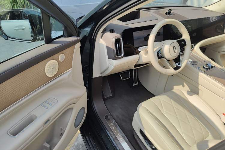 Used Hima AITO M9 2024 Range-Extended Ultra Version 42 kWh 6-Seater Model
