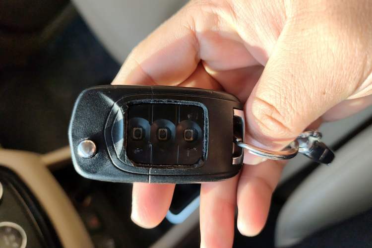 Used Baojun 730 2014 1.5L manual Comfort version 7 seats