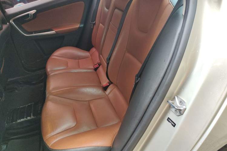 Used Volvo S60 2018 S60L T3 Smart Progress Edition
