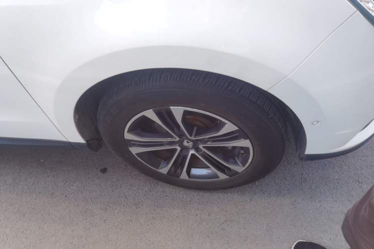 Used BORGWARD BX7 2016 28T Four-Wheel Drive Flagship Version 5 Seats Right Front Wheel Hub