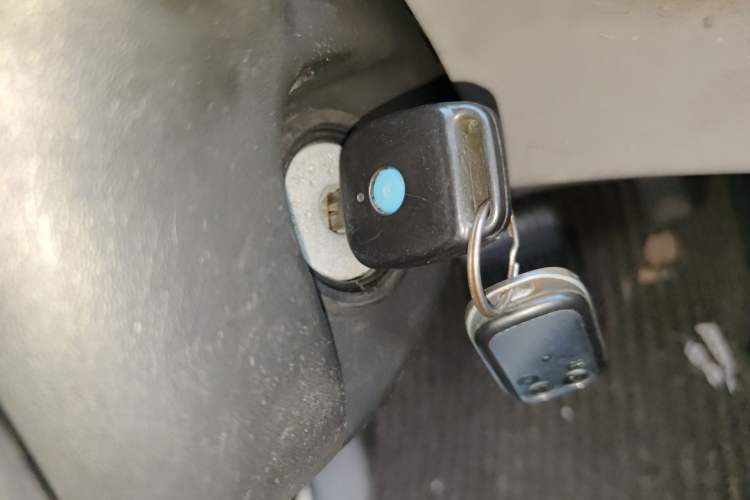 Used Mitsubishi Zinger 2011 2.0L Automatic Luxury Version Vehicle Key