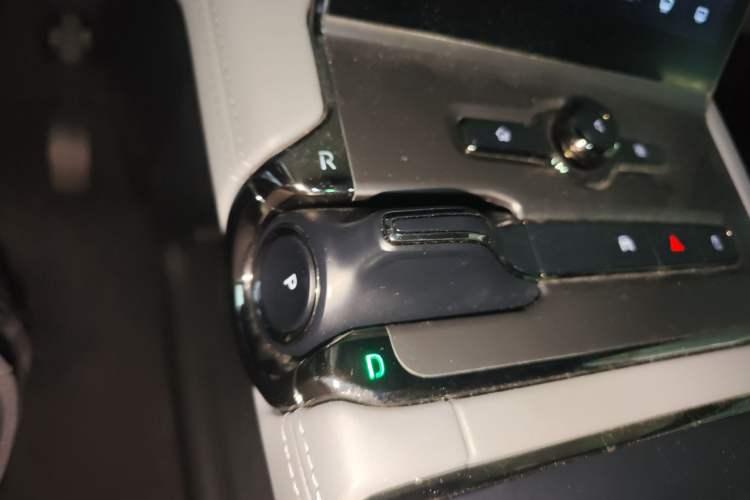 Used Nio ES6 2022 75 kWh Sport Edition Gear Lever