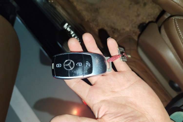 Used Mercedes-Benz E-Class New Energy 2022 Facelift E 350 e L Plug-in Hybrid Sedan Vehicle Key