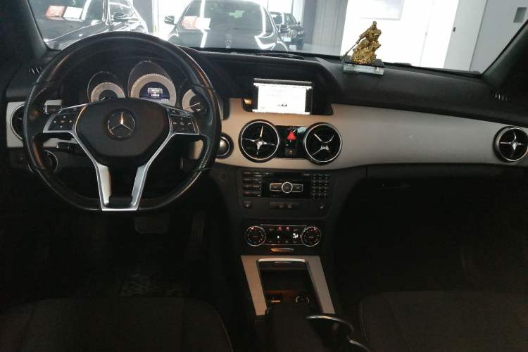 Used Mercedes-Benz GLK-Class 2015 GLK 300 4MATIC Fashion Edition Ultimate Version
