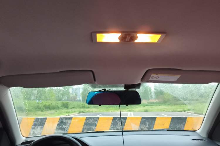 Used Volkswagen Lavida 2013 Revised Classic 1.6L Automatic Fashion Edition Headliner