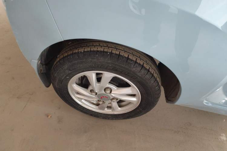 Used Wuling Hongguang MINIEV 2020 Zizai Version Lithium-NMC Right Rear Wheel Hub