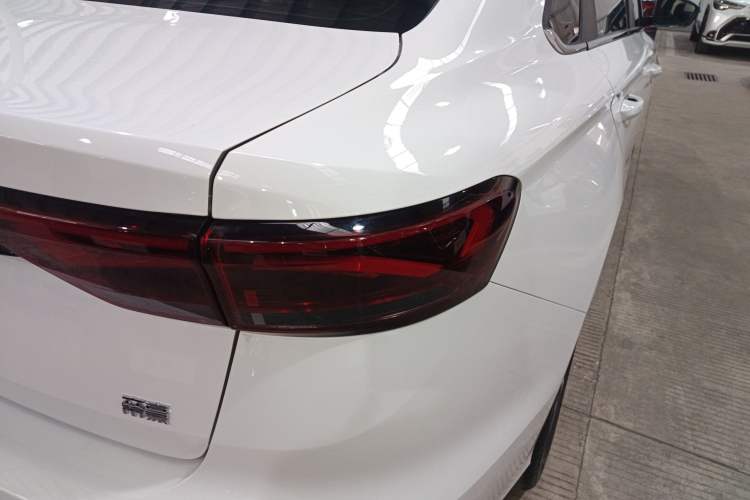 Used Geely Auto Emgrand 2022 4th Generation 1.5L CVT Luxury Model Right Rear Taillight