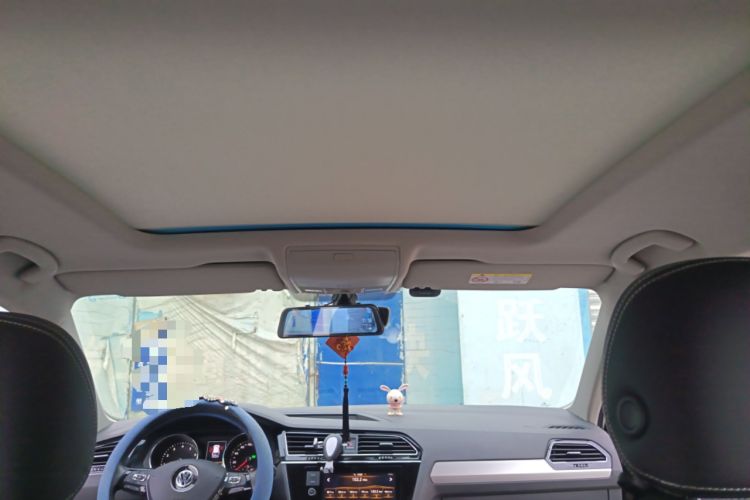 Used Volkswagen Tiguan L 2019 330TSI Automatic Two-Wheel Drive Smart Luxury Version China VI Standard Headliner