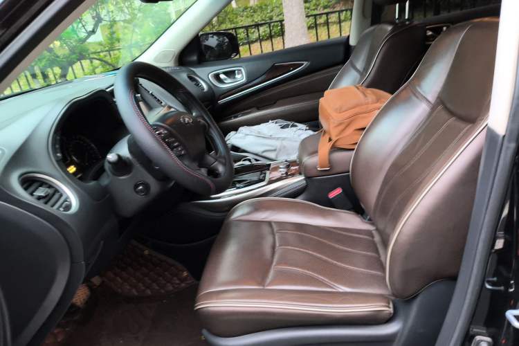 Used Infiniti QX60 2016 2.5 S/C Hybrid Two-Wheel-Drive Excellence Edition China V Standard Left Front Seat