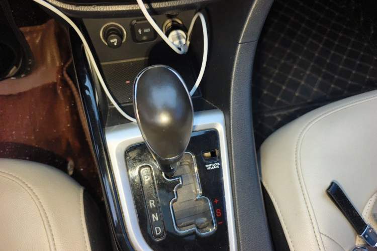 Used CHANGAN Alsvin V7 2015 1.6L Automatic Enjoyment Model China IV Standard
